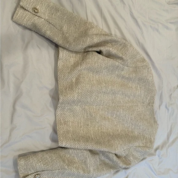 H&M Cream Tweed Short Jacket Crop Blazer with Gold Accents - Picture 2 of 8